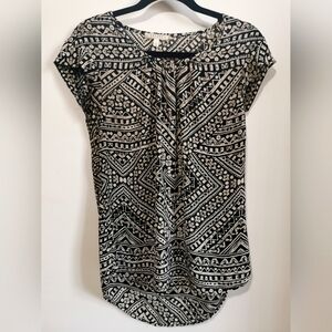 Spense Black and White Top